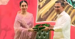 খালেদা জিয়ার স্বাধীনতা পদক গ্রহণ করলেন জাইমা রহমান