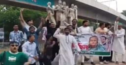 ঈদের দ্বিতীয় দিনে ঢাবিতে ছাত্রলীগের ঝটিকা মিছিল