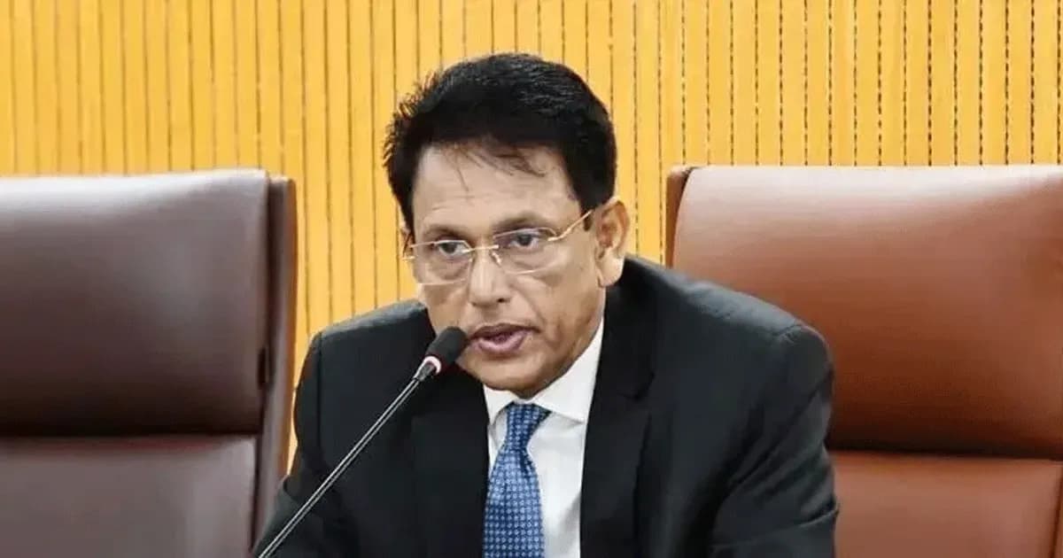 পদত্যাগ দাবিতে আন্দোলনে পরীক্ষার্থীরা, যা বললেন শিক্ষামন্ত্রী