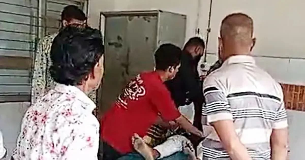 ঈদের দিনে ঘুরতে গিয়ে সড়কে প্রাণ গেল যুবকের