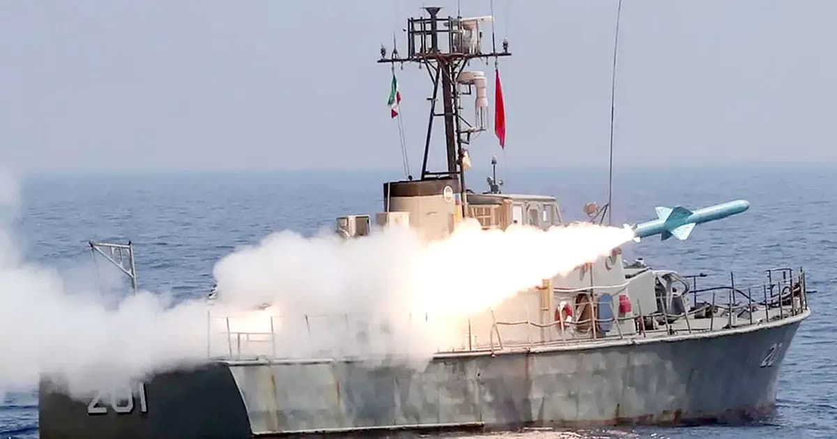 যুক্তরাষ্ট্রের সঙ্গে উত্তেজনা: আকাশসীমা বন্ধ করে মহড়ার ঘোষণা ইরানের