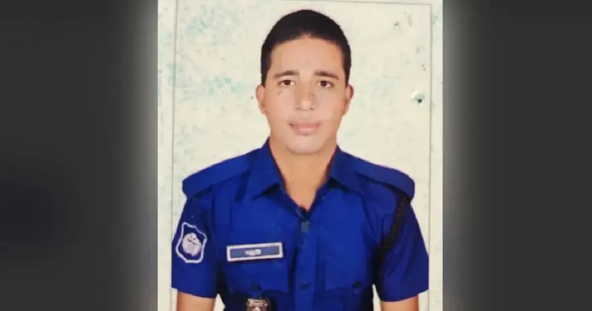 নিজের অস্ত্রের গুলিতে পুলিশ সদস্যের আত্মহত্যা