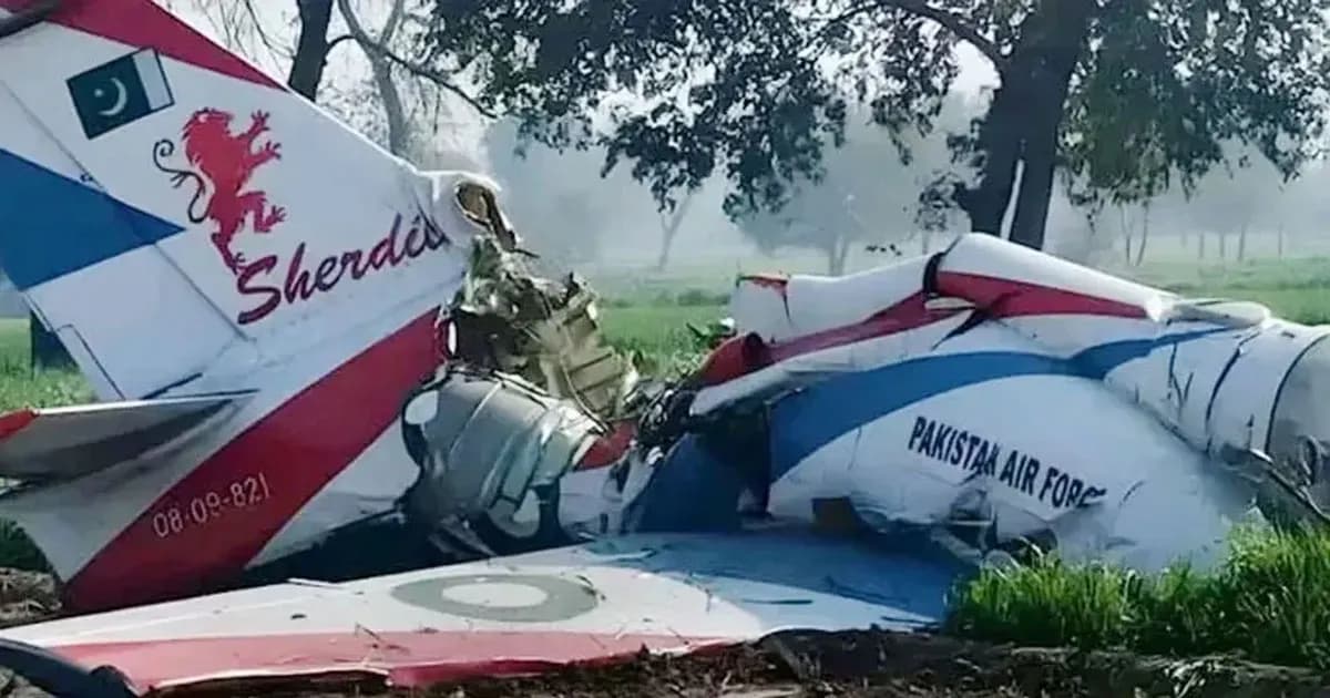 পাকিস্তানে যুদ্ধবিমান বিধ্বস্ত, দুই পাইলট নিহত