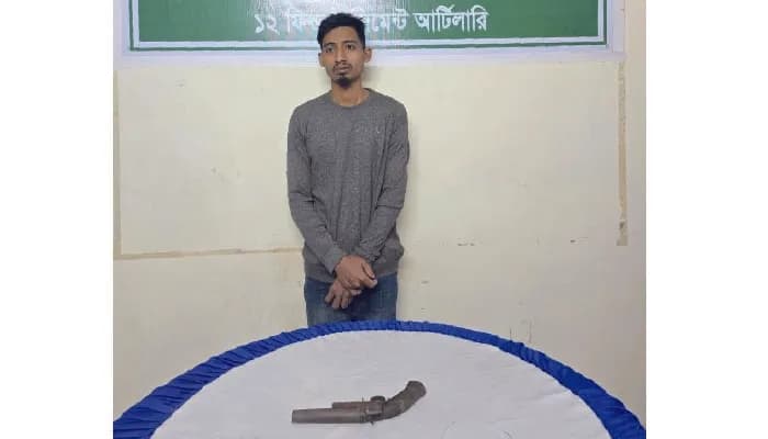 চন্দনাইশে সেনাবাহিনীর অভিযানে অস্ত্রসহ গ্রেফতার ১