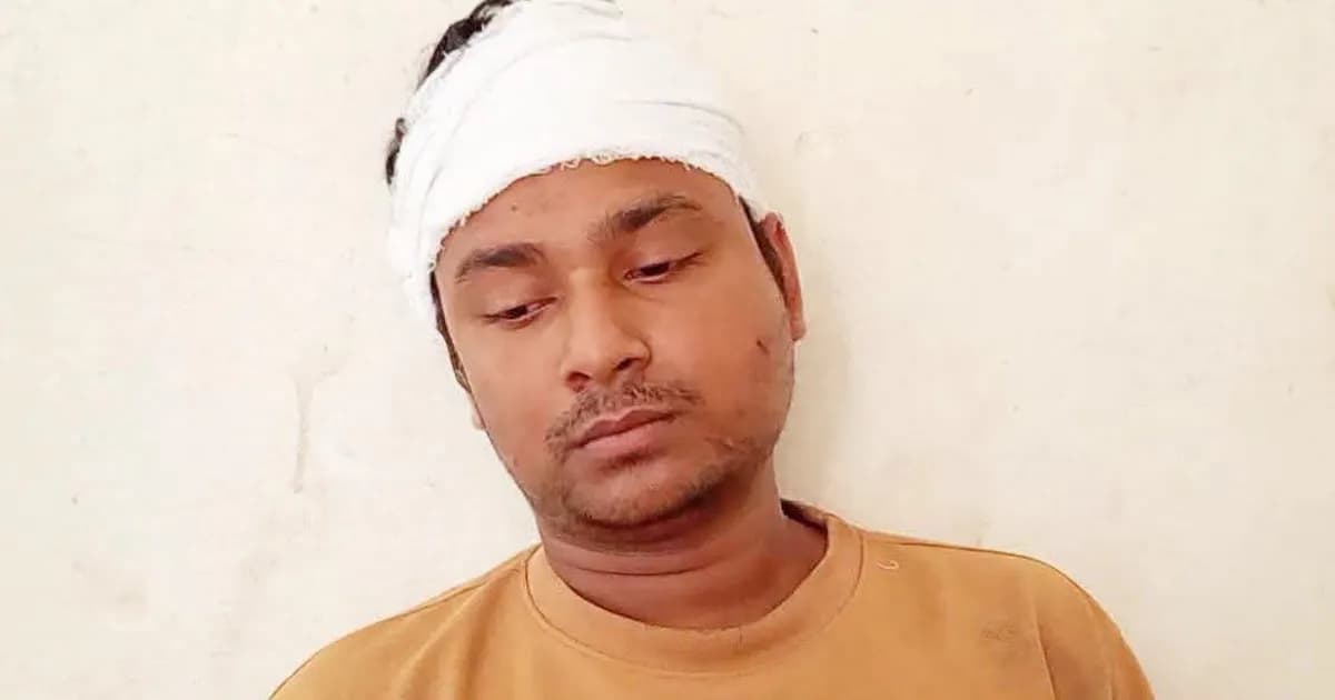 ইভটিজিংয়ের প্রতিবাদ করায় ছাত্রদল নেতাকে কুপিয়ে জখম