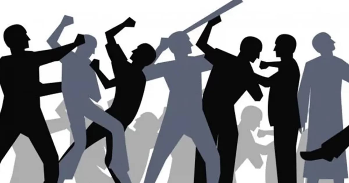 দুপক্ষের সংঘর্ষে রণক্ষেত্র মুন্সীগঞ্জ