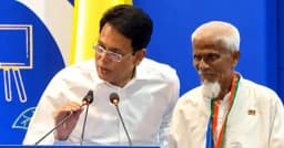 ৫২ বছর এক টাকায় পড়ানো লুৎফুর রহমান পেলেন রাষ্ট্রীয় সম্মাননা