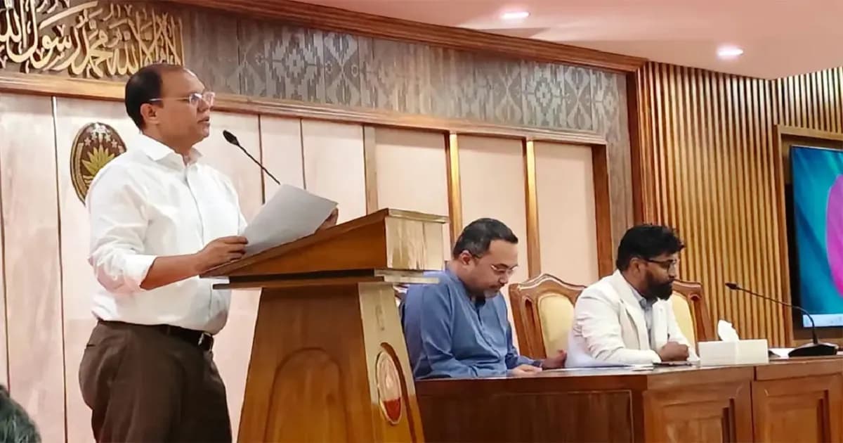 সরকারের সব কর্মকাণ্ডের সমালোচনা না করে সহযোগিতা করা উচিত