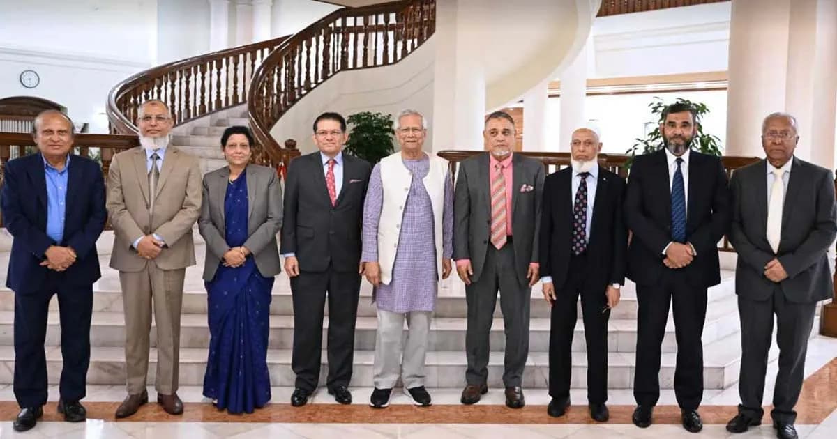 নির্বাচন-গণভোটের প্রস্তুতি সম্পর্কে প্রধান উপদেষ্টাকে অবহিত করলেন সিইসি