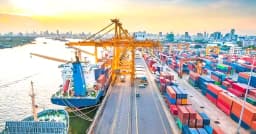 অনির্দিষ্টকালের ধর্মঘটে অচল চট্টগ্রাম বন্দর