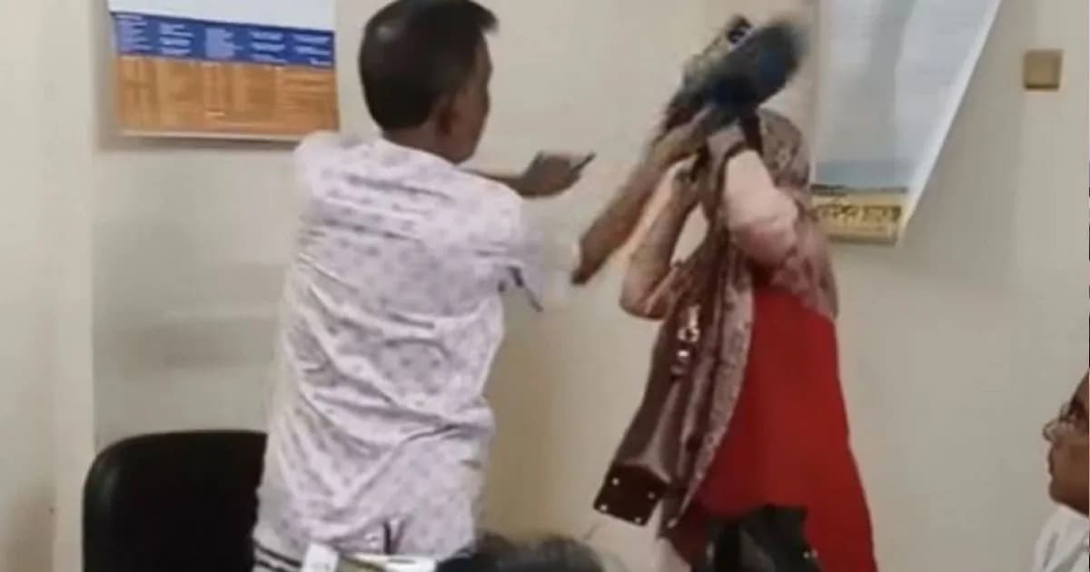 কলেজ শিক্ষিকার সাথে অশোভন আচরণ, বিএনপি নেতাকে বহিষ্কার