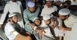 গান বাজানো নিয়ে পুলিশ-মাদরাসা শিক্ষার্থীদের সংঘর্ষ, আহত ২০
