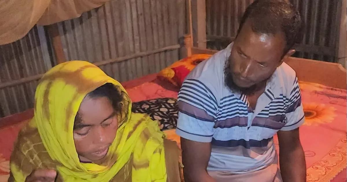 বিয়ের দাবিতে যুবদল নেতার বাড়িতে বিধবার অবস্থান