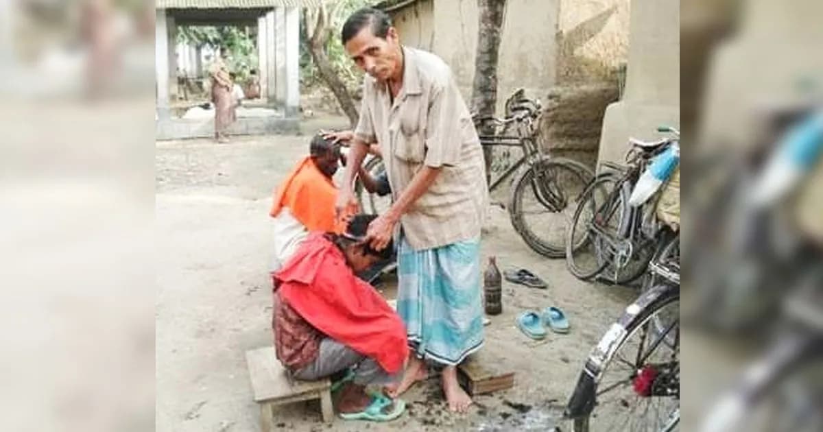 হারিয়ে যেতে বসেছে নরসুন্দরদের গ্রামবাংলার গল্প