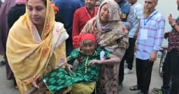 ১১৫ বছর বয়সে অন্যের সহায়তায় ভোট দিলেন প্রবীণ ভোটার