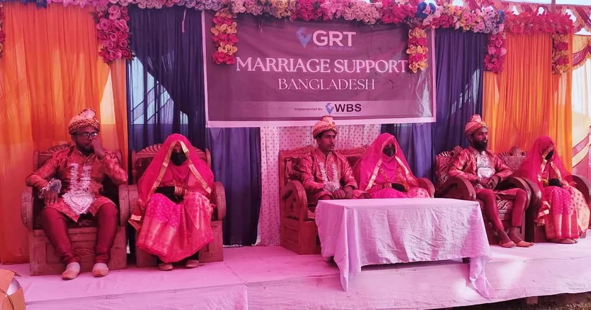 একসঙ্গে বিয়ে করলেন তিন বন্ধু