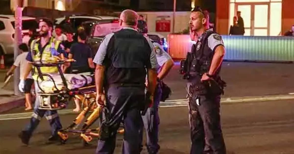 অস্ট্রেলিয়ায় সমুদ্র সৈকতে বন্দুকধারীদের ভয়াবহ হামলা, নিহত অন্তত ১০