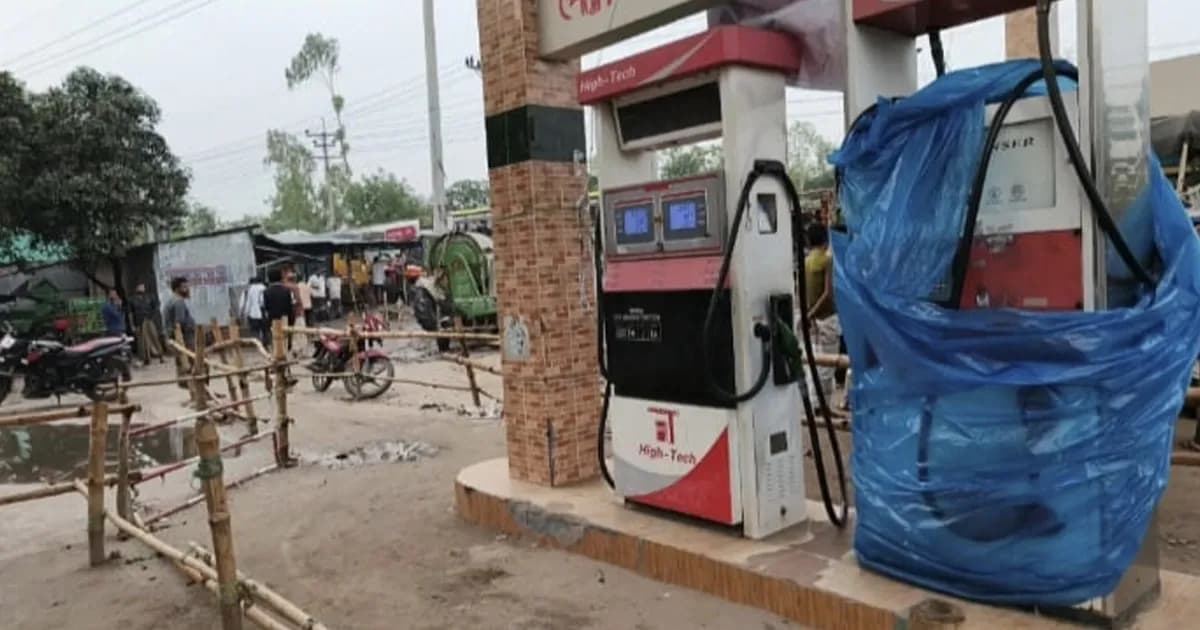 ফুয়েল কার্ডে বদলে গেল জলঢাকার চিত্র, নেই আর তেলের লাইনে ভোগান্তি