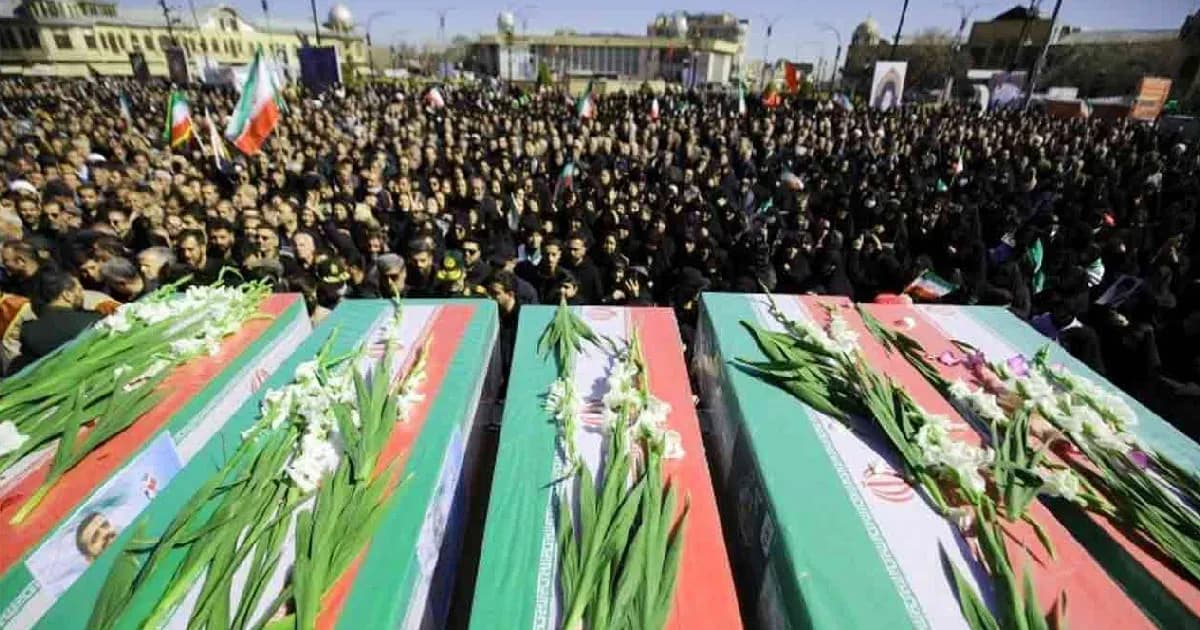 ইরানে আলী লারিজানির জানাজায় হাজারো মানুষের ঢল