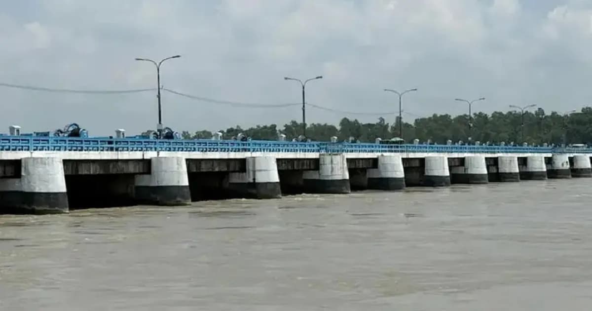 উজানের ঢল ও বৃষ্টিতে বিপৎসীমার ওপরে তিস্তার পানি
