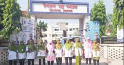 চুয়াডাঙ্গার জীবননগরে ৮ দফা দাবিতে নার্সদের মানববন্ধন