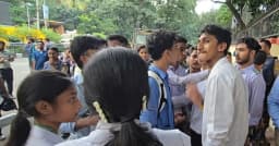 মন্ত্রীর পদত্যাগের দাবি বাদ, নতুন ছয় দফা দাবি শিক্ষার্থীদের