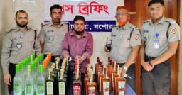 যশোরে ৫২ বোতল বিদেশি মদসহ আবাসিক হোটেলের ম্যানেজার গ্রেপ্তার