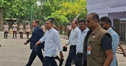 নিরাপত্তার বাধা ছাড়িয়ে সাধারণ মানুষের মাঝে তারেক রহমান