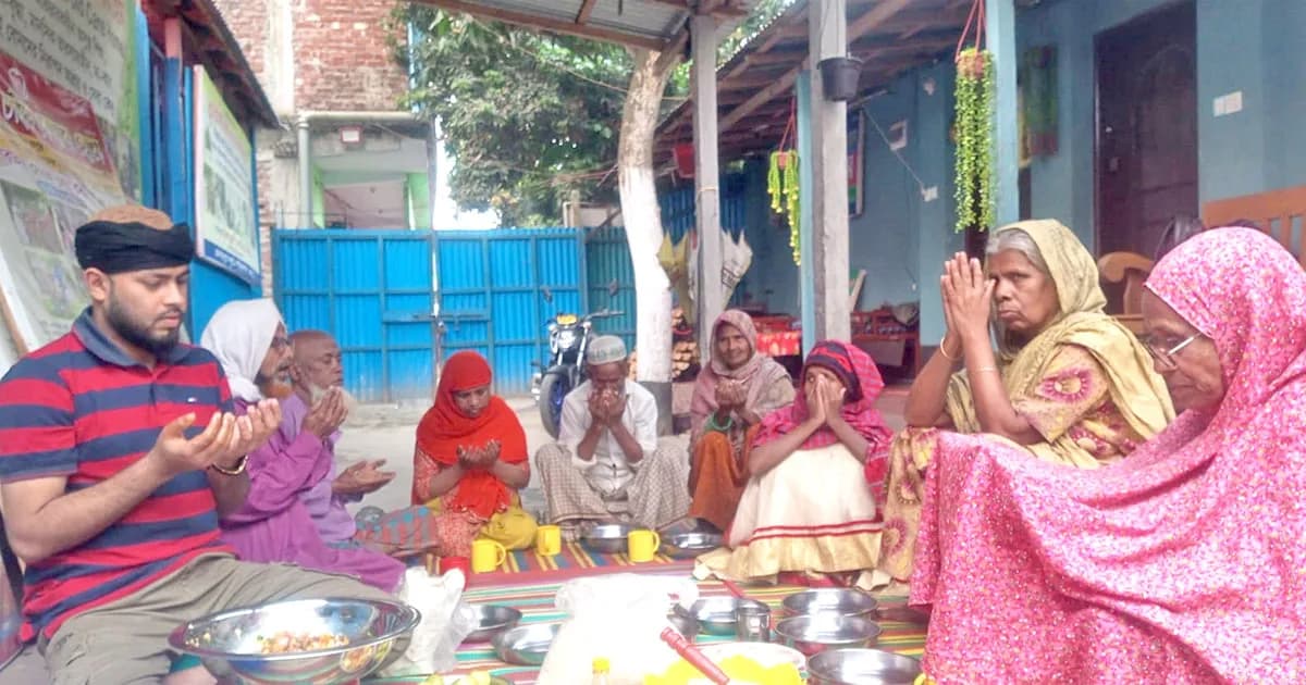 ‘বৃদ্ধাশ্রমে ইফতার আসে, কিন্তু সন্তানরা আসে না’