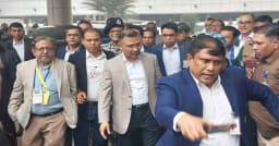 মাকে দেখতে এভারকেয়ারের পথে তারেক রহমান