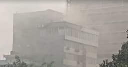 মিরপুরে বহুতল ভবনে ভয়াবহ আগুন, নিয়ন্ত্রণে ৪ ইউনিট