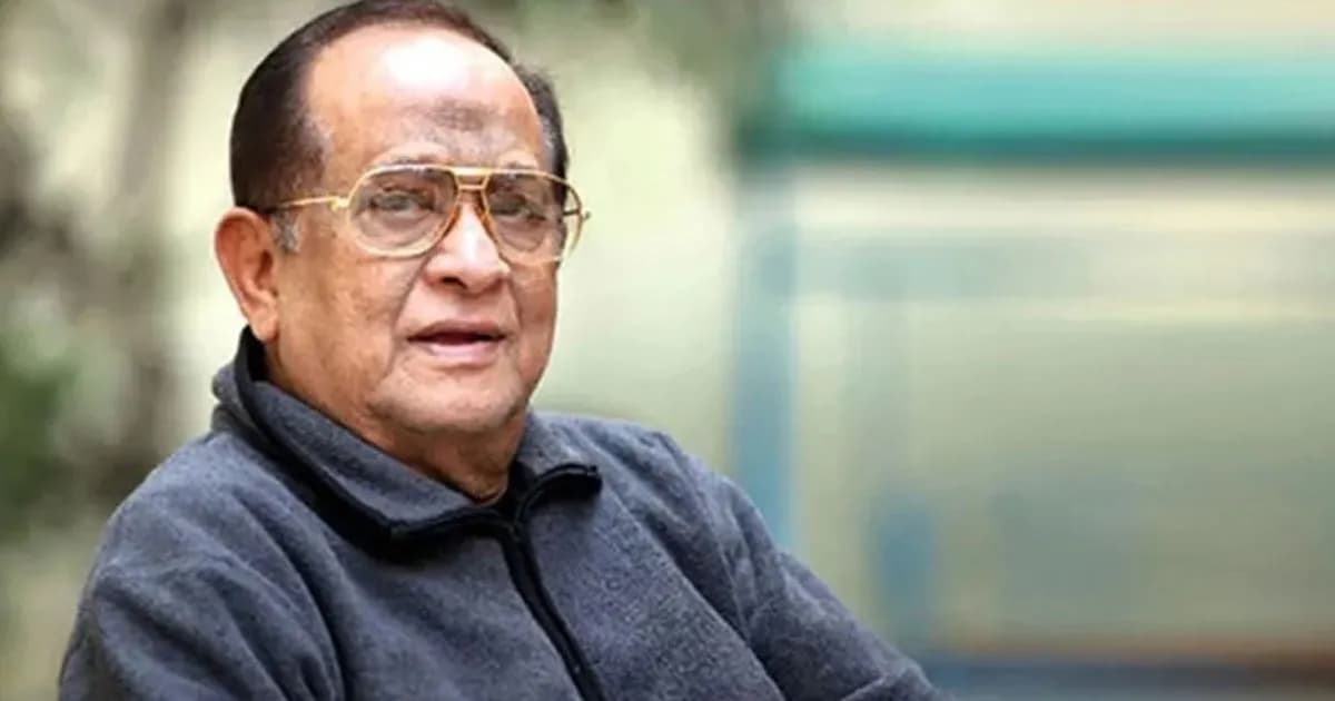 সপ্তাহে ৬৫ টাকা আয় থেকে ‘নায়করাজ’: রাজ্জাকের সংগ্রামী পথচলার গল্প