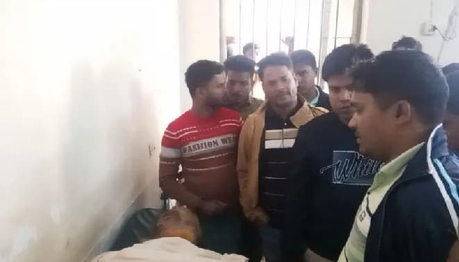 মুরগি কিনতে গিয়ে তর্ক, বৃদ্ধকে পিটিয়ে হত্যা