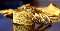 সোনার দামে ফের পরিবর্তন, দেশে আজ ভরি কত?