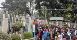 মিরপুর স্টেডিয়ামে ভাঙচুর