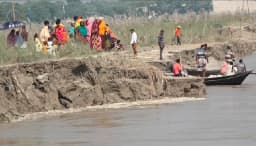 পদ্মায় তীব্র ভাঙন, আতঙ্কে নদীপাড়ের মানুষ