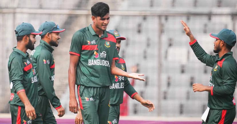 নাহিদের আগুন বোলিংয়ে বিধ্বস্ত পাকিস্তান, সর্বনিম্ন রানে অলআউট