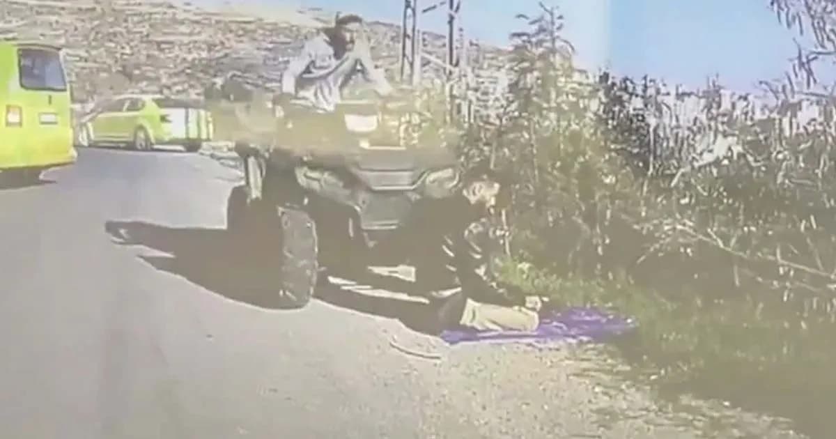 নামাজরত ফিলিস্তিনিকে গাড়ি চাপা দিলেন ইসরায়েলি সৈন্য