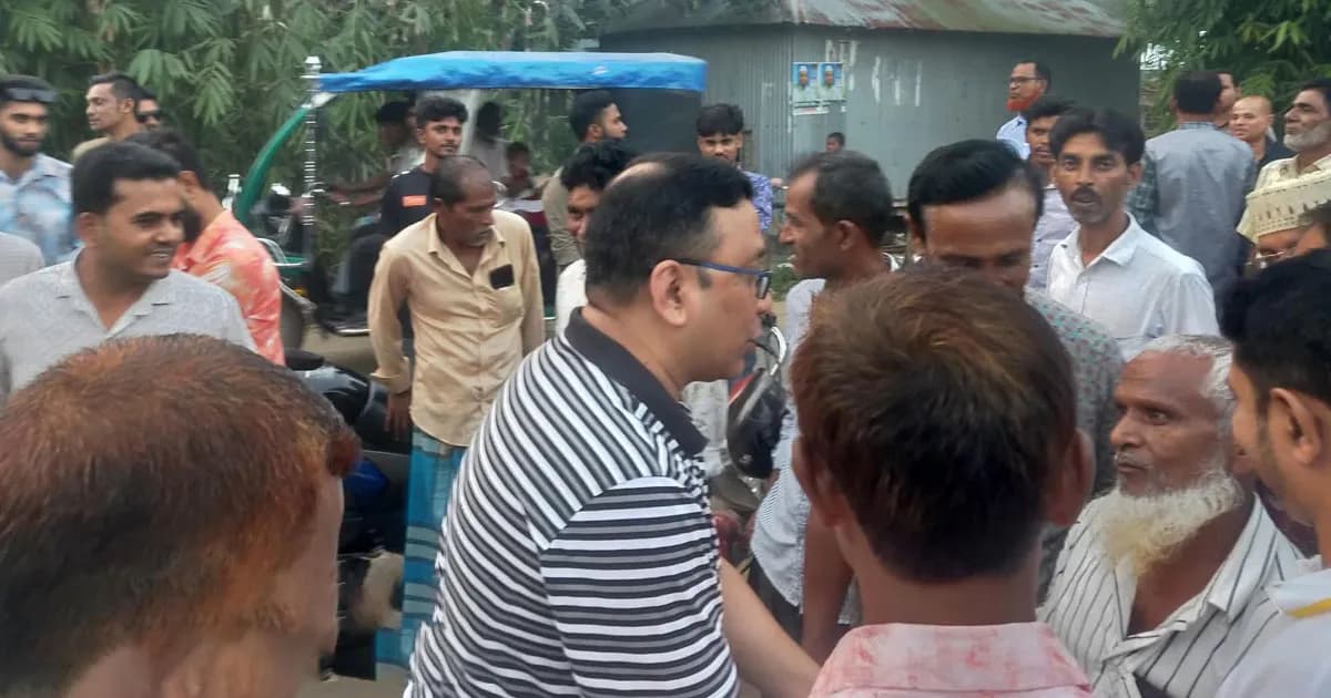 ফুলবাড়ীয়ায় তানভীর আহমেদ রানার গণসংযোগে জনতার ঢল