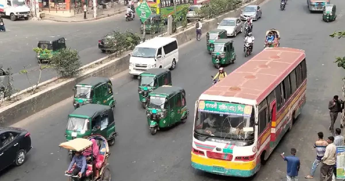 সড়কে গাড়ি বাড়লেও যাত্রী সংকট, ফাঁকা গণপরিবহন