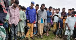 রায়গঞ্জে অটোরিকশা চালকের গলাকাটা মরদেহ উদ্ধার