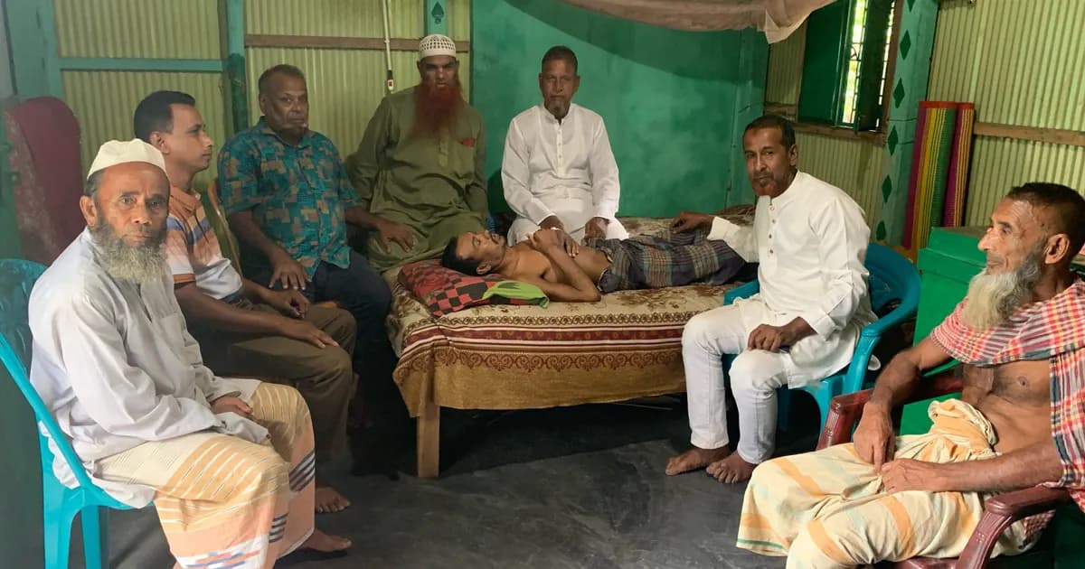 শেরপুরে অসুস্থ ব্যক্তির চিকিৎসায় আর্থিক সহায়তা দিলেন মীর কাশেম