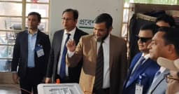 ভোট দিলেন নির্বাচন কমিশনার সানাউল্লাহ