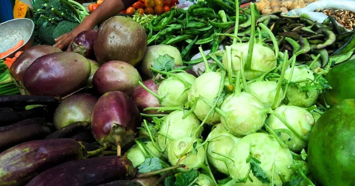 শীত না যেতেই ঊর্ধ্বমুখী সবজির দাম, ভোক্তাদের ভোগান্তি