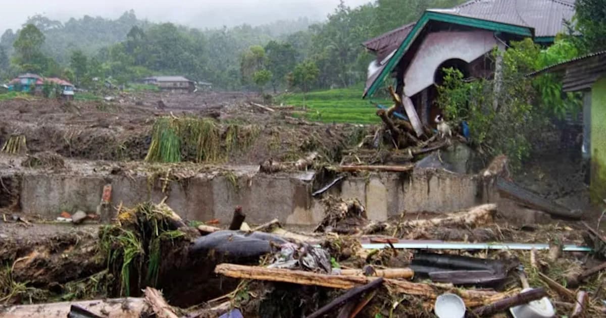ইন্দোনেশিয়ায় ভয়াবহ বন্যায় নিহতের সংখ্যা ৬৩১