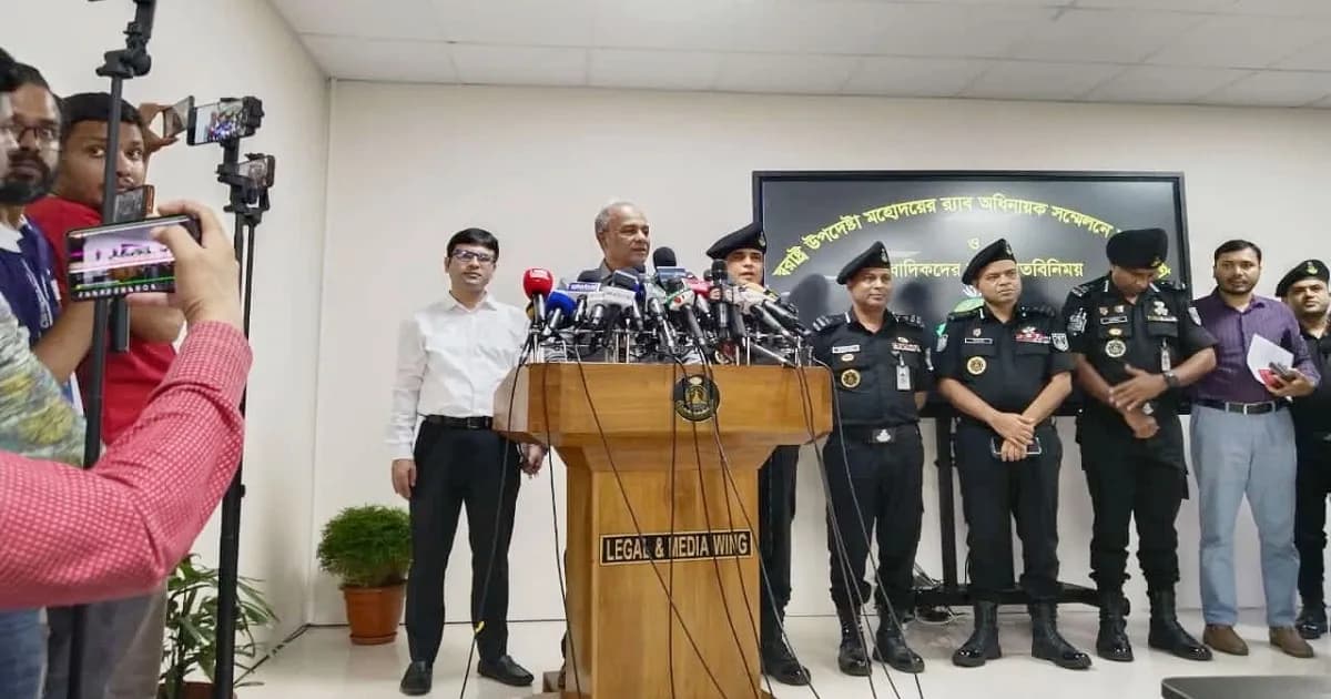 দুর্গাপূজা নিয়ে মিথ্যাচার করছে পার্শ্ববর্তী দেশ: স্বরাষ্ট্র উপদেষ্টা