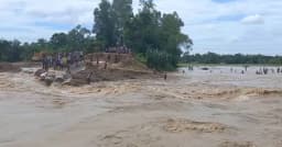 খোয়াই নদীর বাঁধে ভারতীয় ঢলের আঘাত, ডুবে যাওয়ার শঙ্কায় ৩০ গ্রাম
