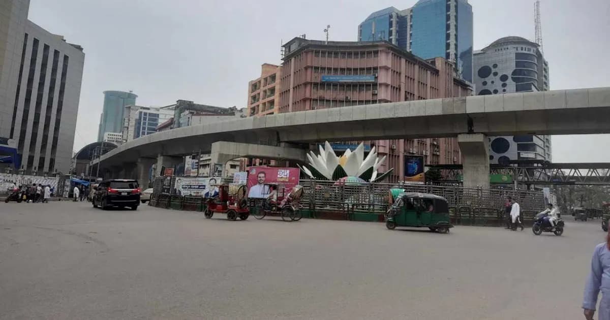 ফাঁকা ঢাকা : পবিত্র ঈদুল ফিতরের দিনে নিস্তব্ধ নগর