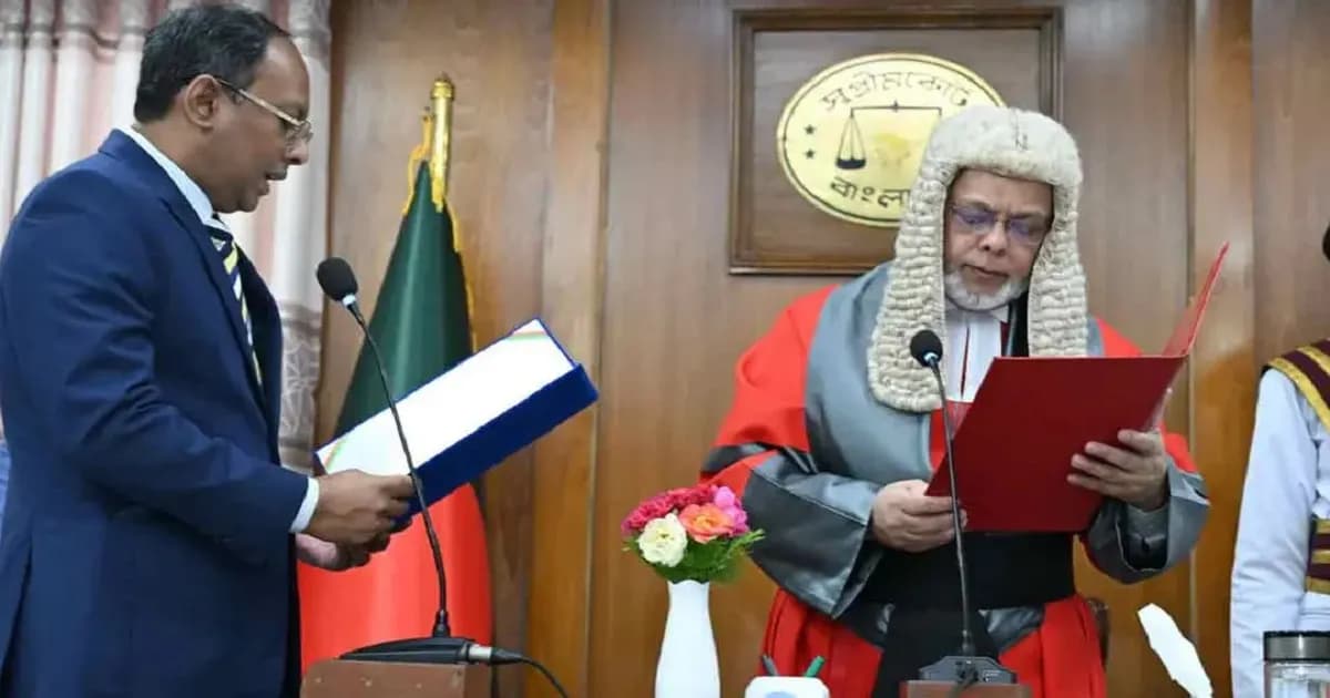 পিএসসির নতুন চেয়ারম্যান হিসেবে শপথ নিলেন নাজমুজ্জামান ভূঁইয়া
