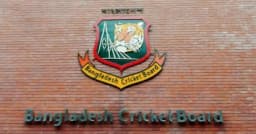 রাষ্ট্রীয় নিরাপত্তার প্রস্তাব দিলেও ভারতে যেতে অনড় বিসিবি